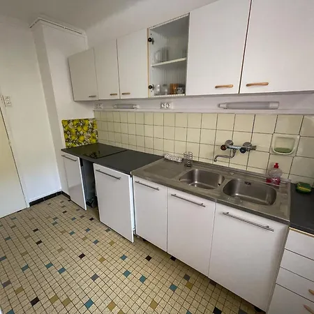 Wonderland Equipe Apartment *