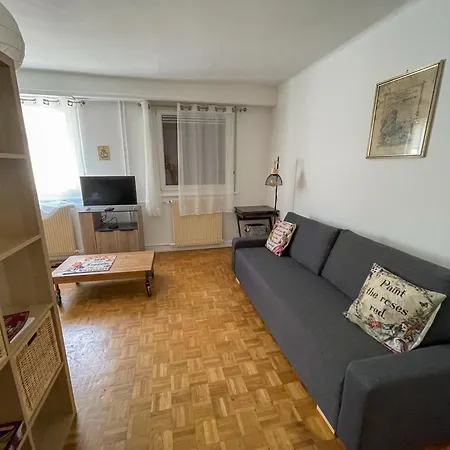 Wonderland Equipe Apartment *